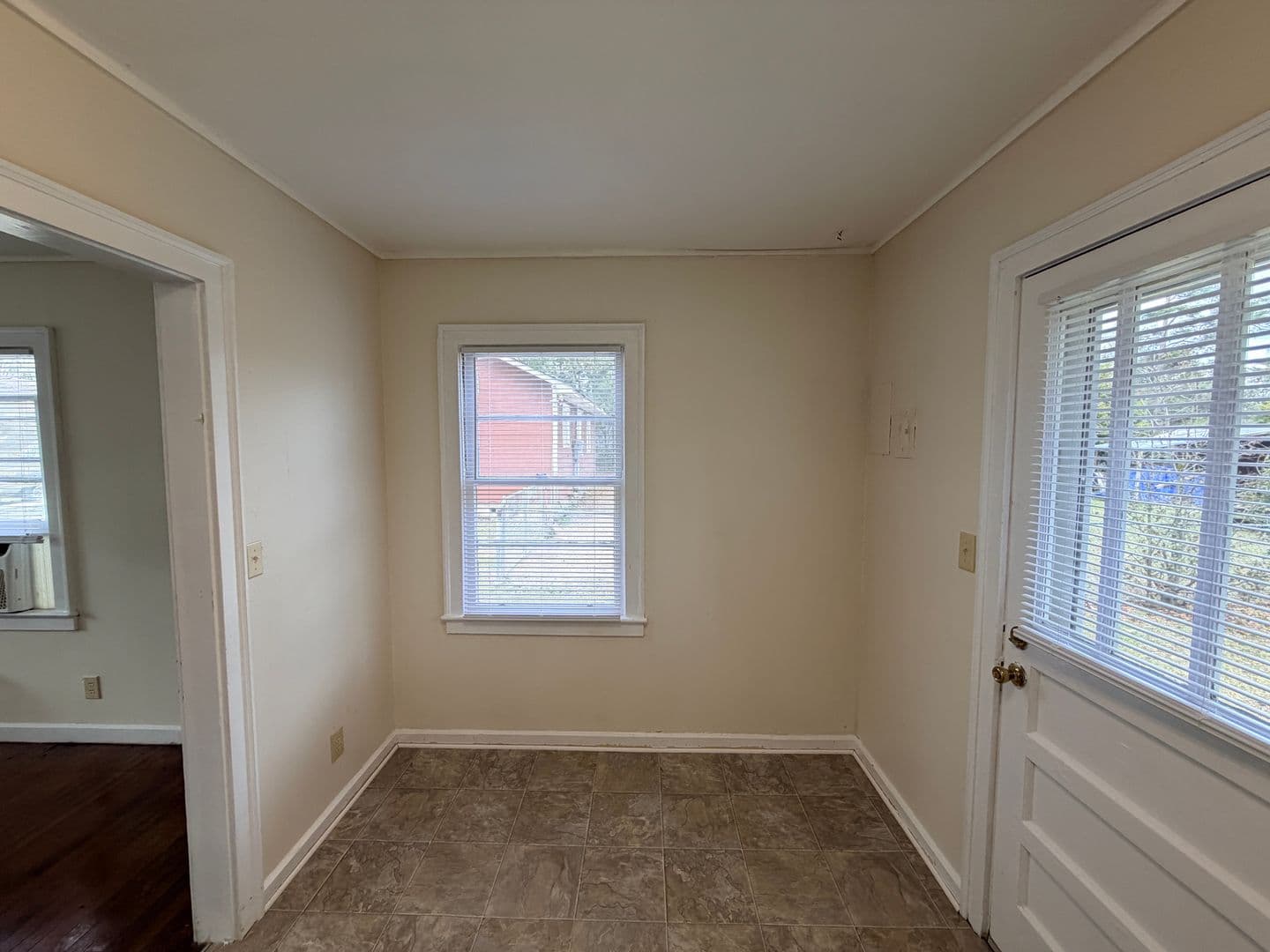 Valdosta House: 1701 N Troup Street*