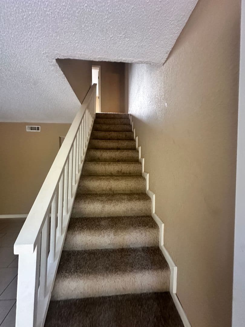 Adel Townhome: 1305 Breckenridge Dr Apt 9