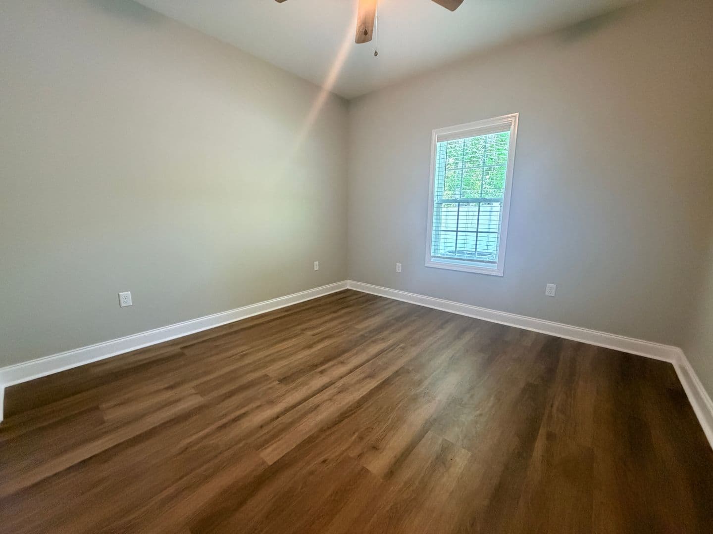 Adel Apartment: 515 Birch St. * - D