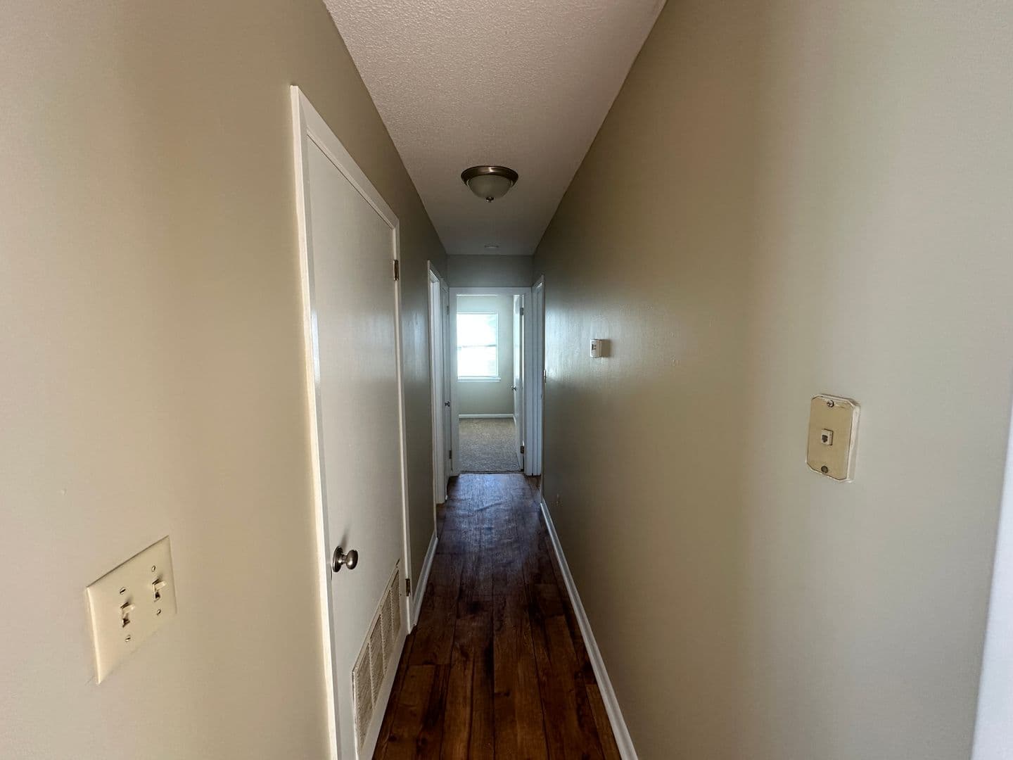Hahira Apartment: 509 E. Main St. * - 911 - D
