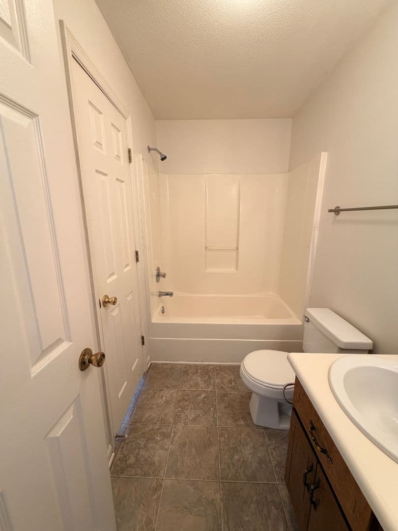 Valdosta House: 2206 A Pulaski Cir