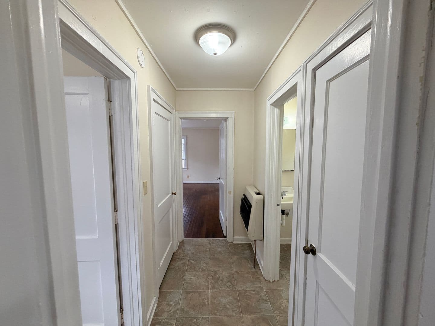 Valdosta House: 1701 N Troup Street*