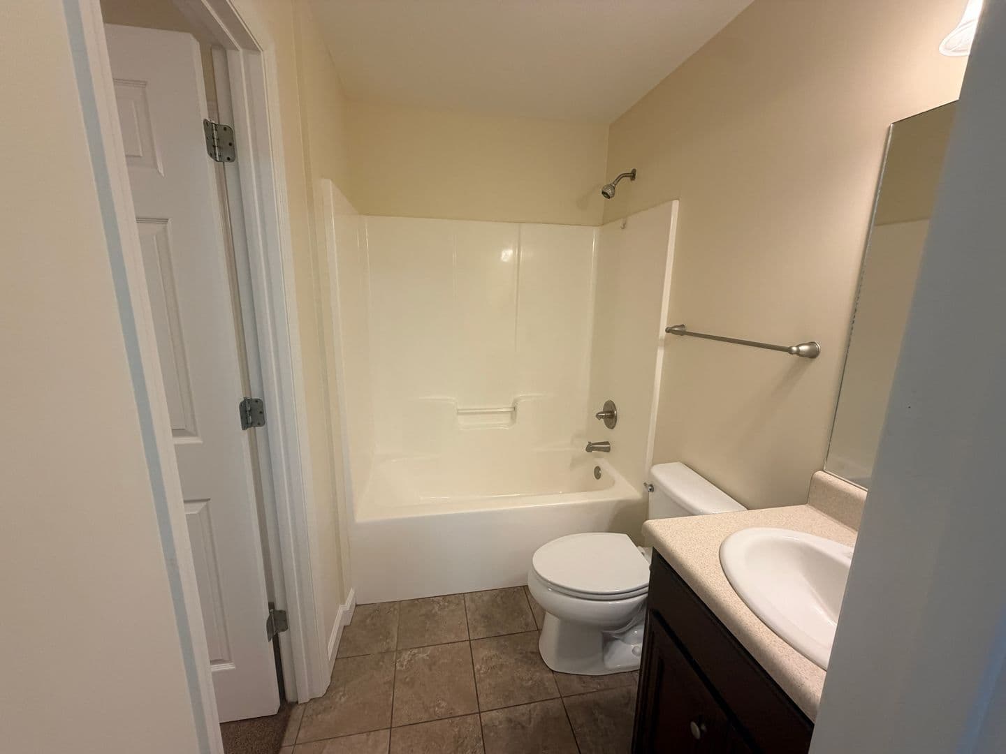 Valdosta Apartment: 1704 N Patterson St. * - #8