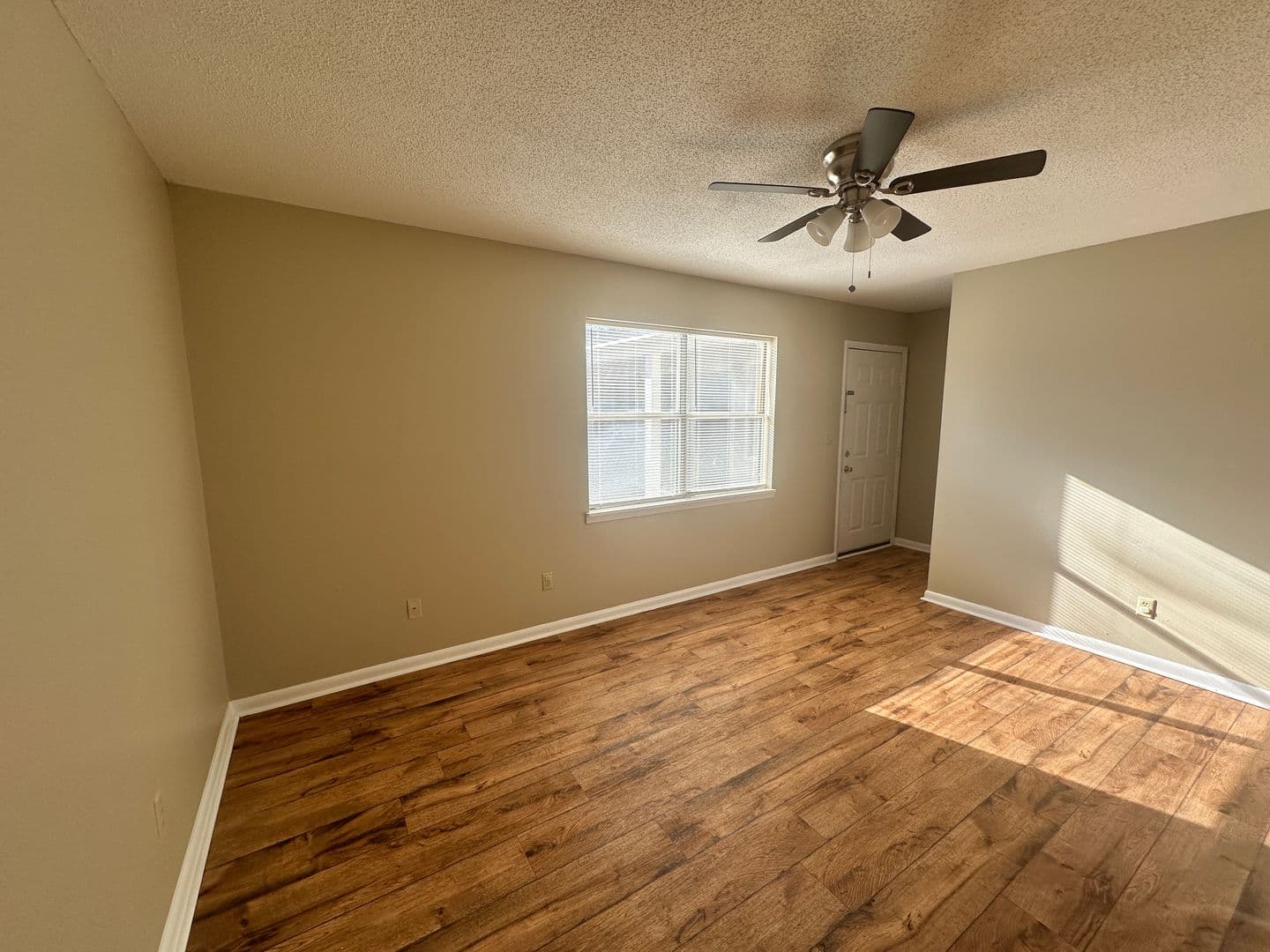 Hahira Apartment: 509 E. Main St. * - 911 - D
