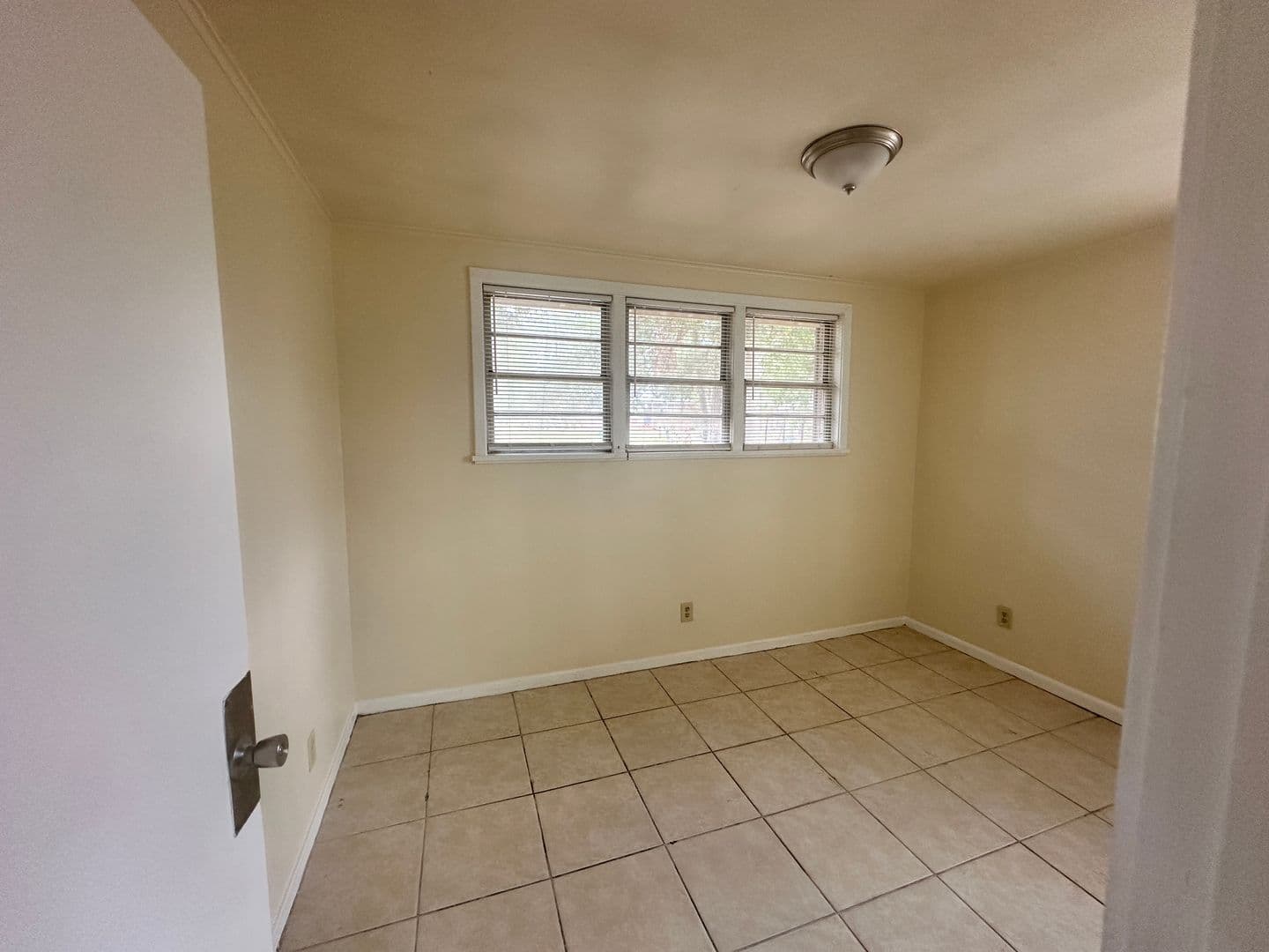 Valdosta House: 813 E. Poplar Dr *