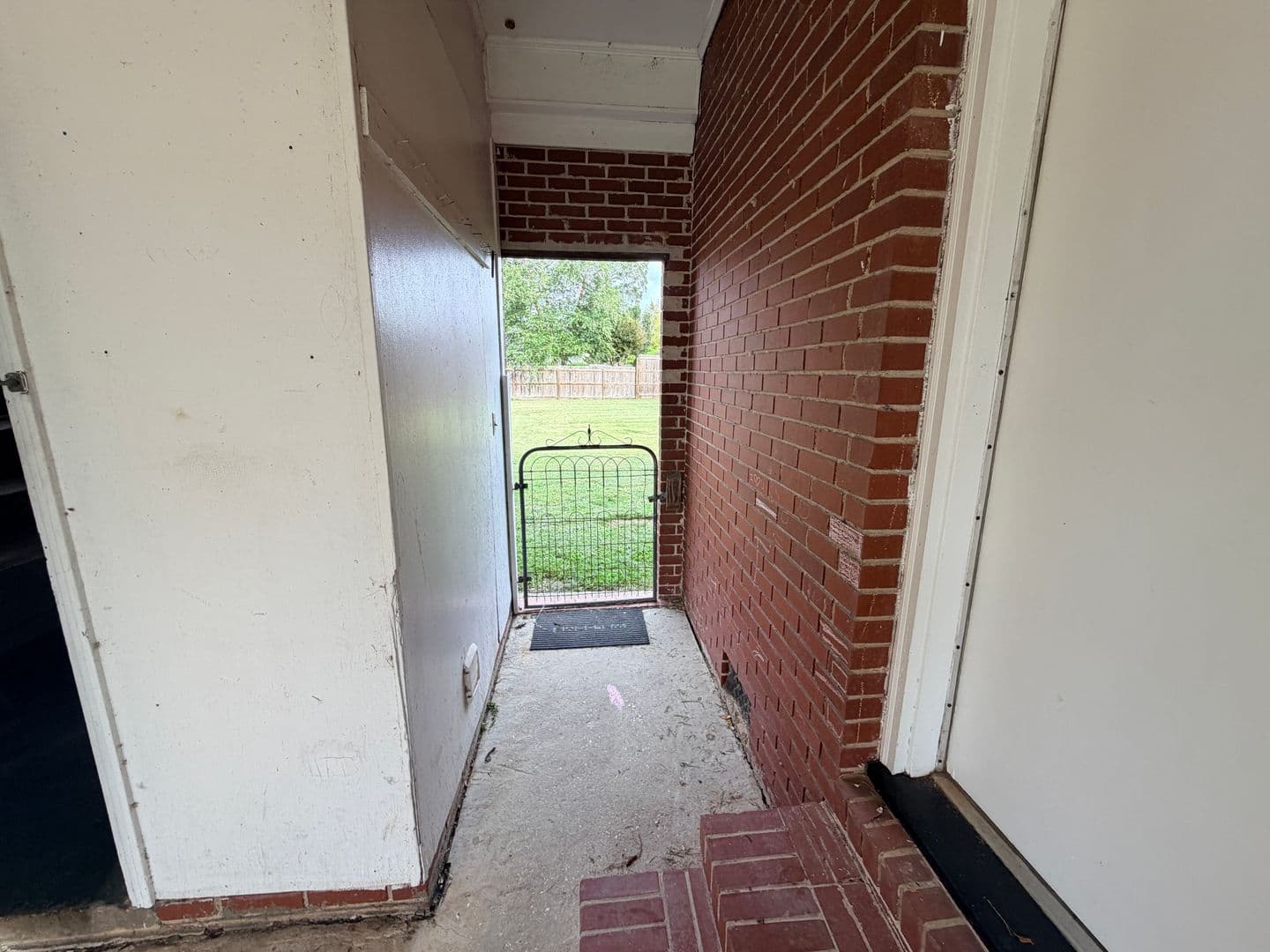 Hahira House: 609 S College Street *