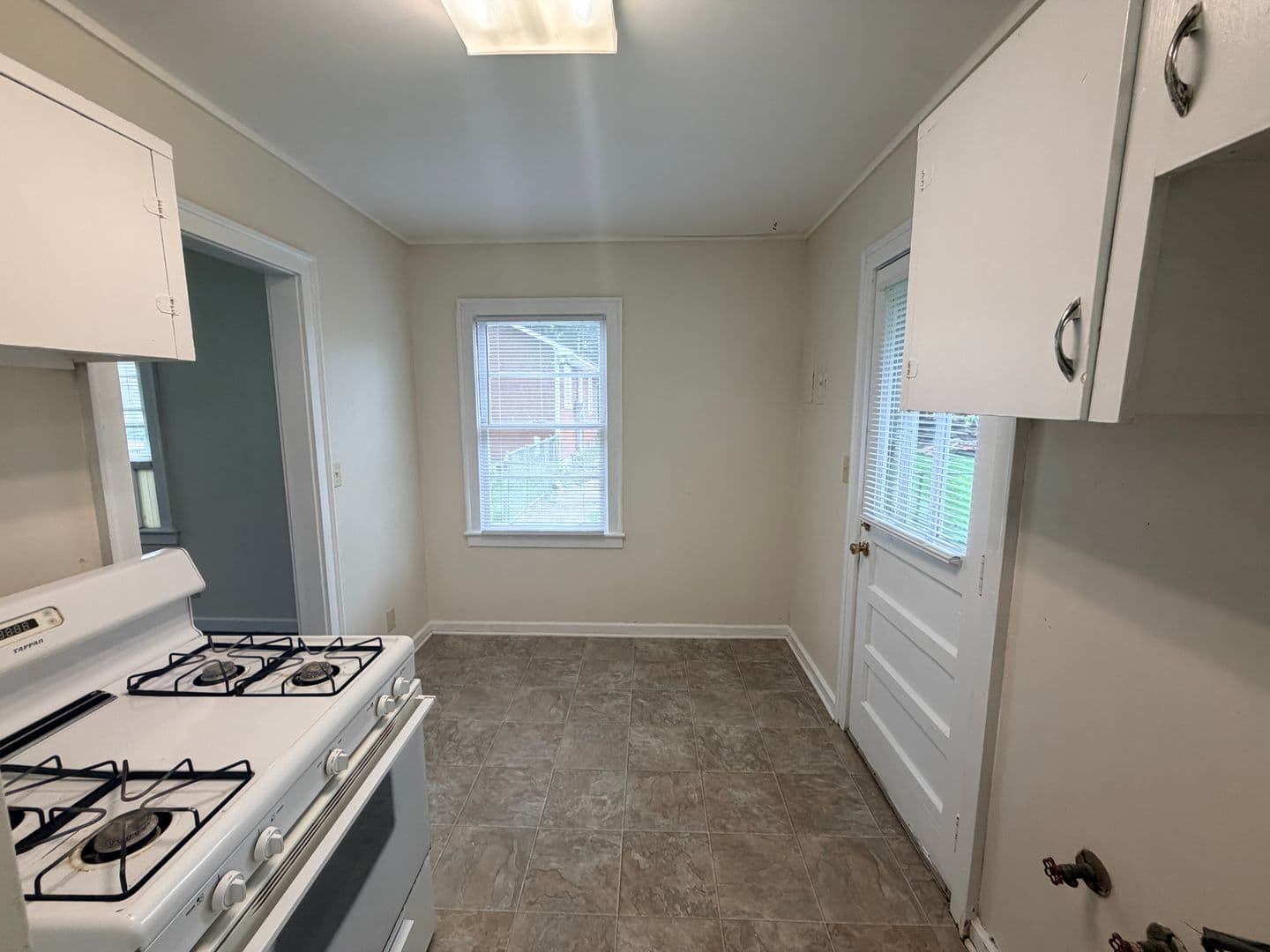 Valdosta House: 1701 N Troup Street*