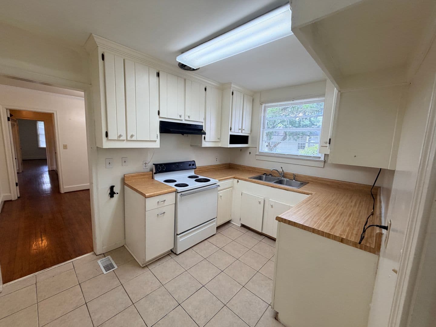 Valdosta Apartment: 114 High Street