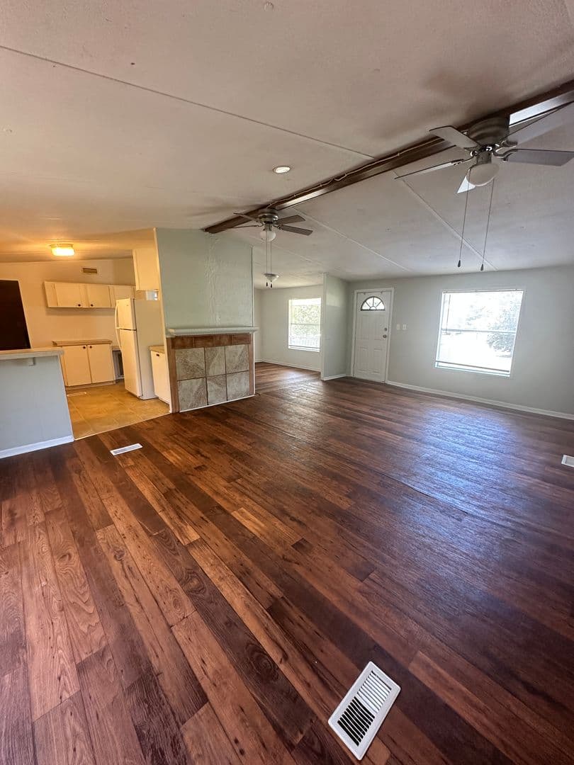 Hahira House: 6488 Cowart Circle