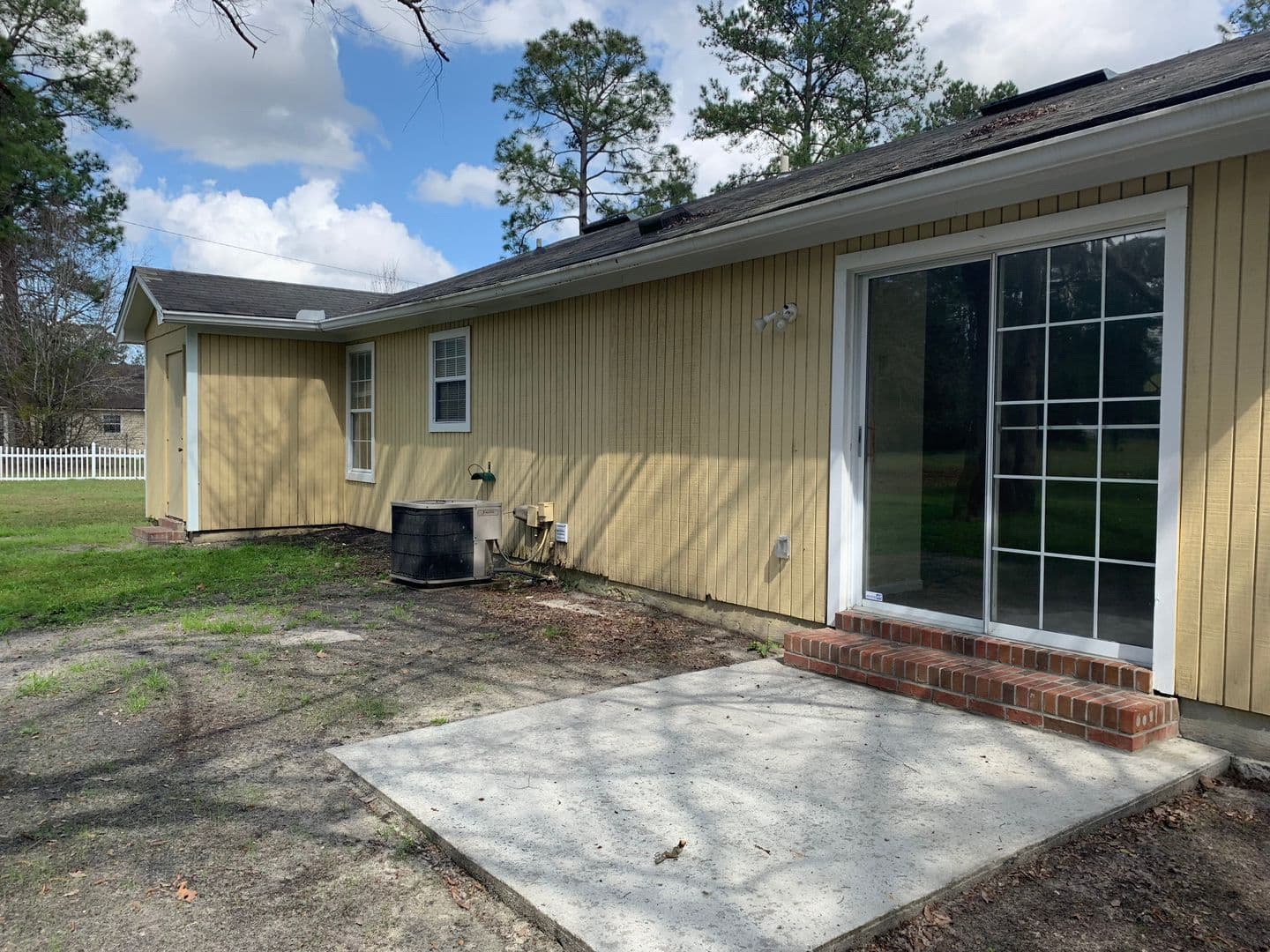 Valdosta House: 377 Pinedale Cir*