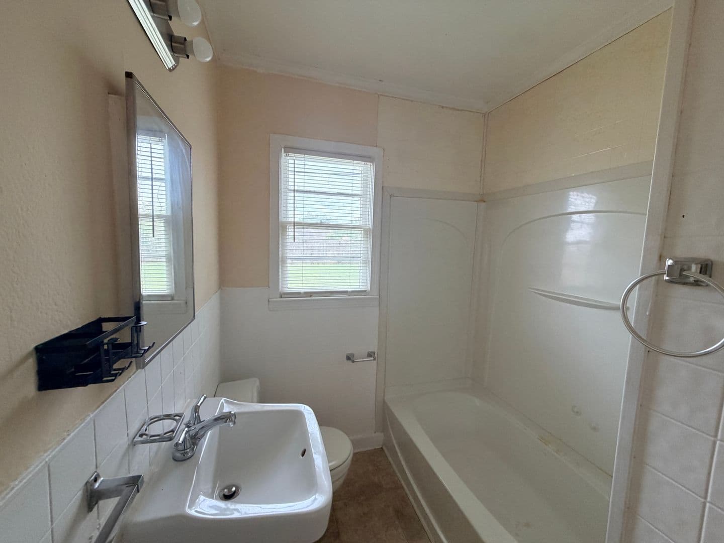 Hahira House: 609 S College Street *