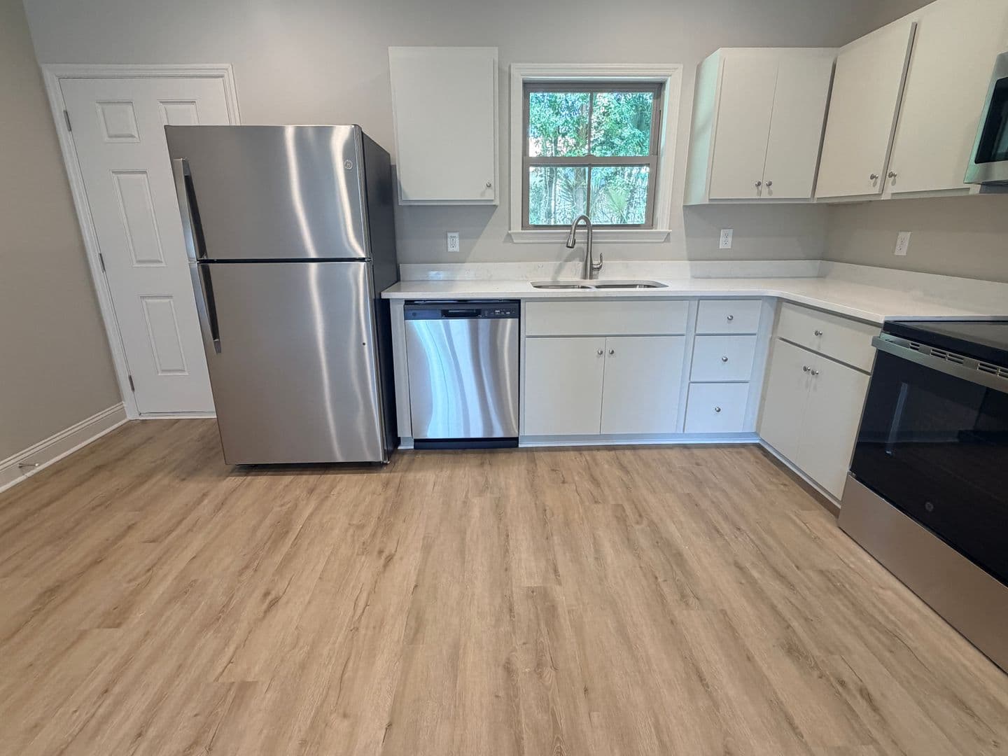 Sparks Apartment: 203 S. Goodman St*