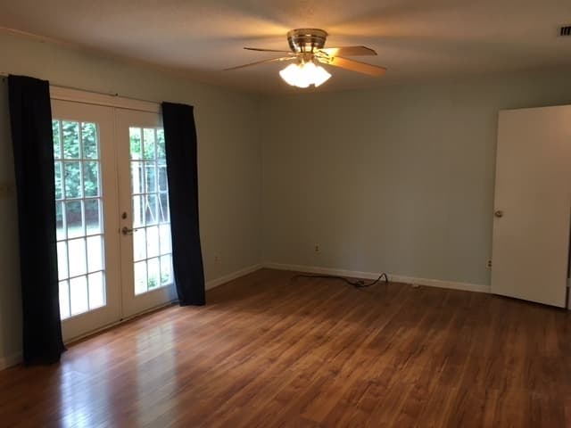 Valdosta House: 1111 Gornto Rd. *