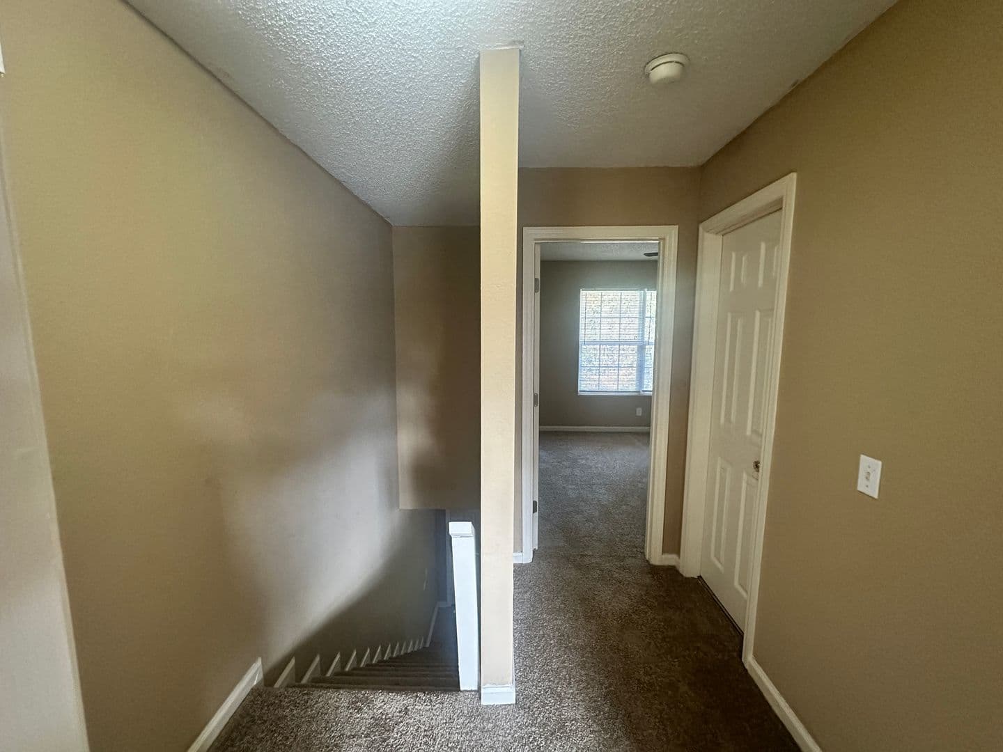 Adel Townhome: 1305 Breckenridge Dr Apt 9