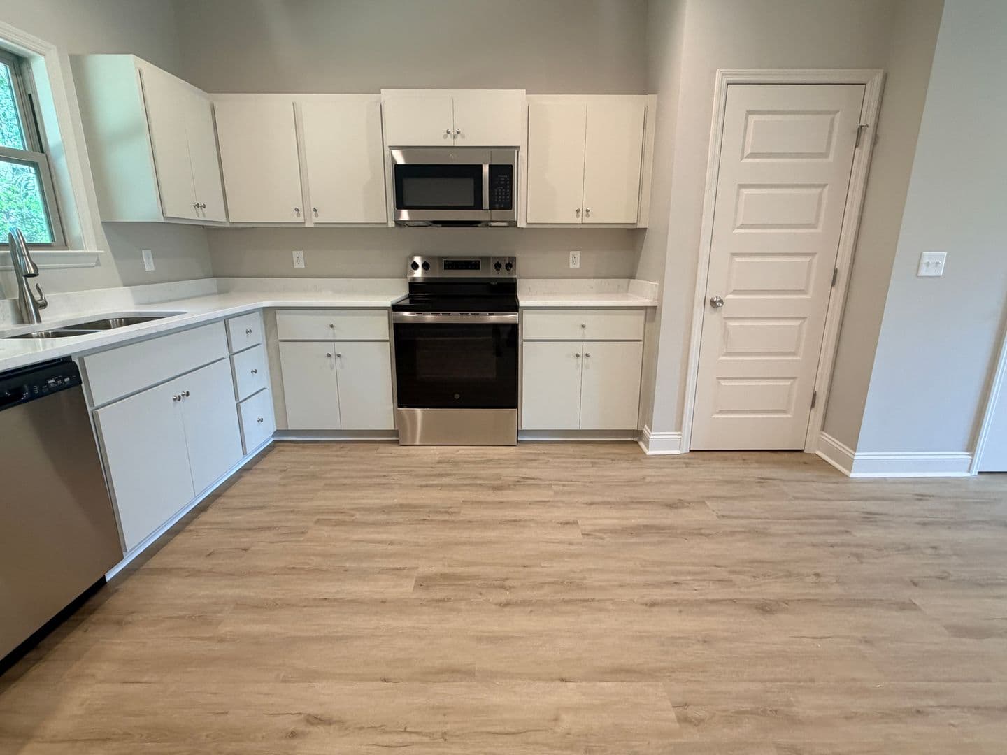 Sparks Apartment: 203 S. Goodman St*
