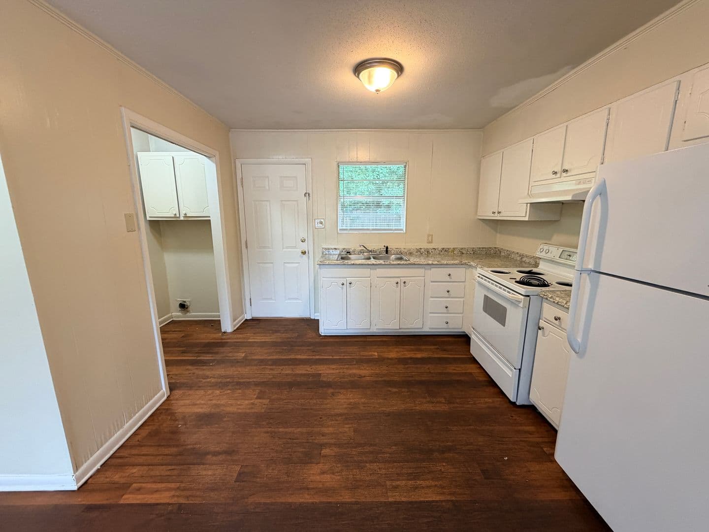Valdosta Apartment: 104 Lankford Circle