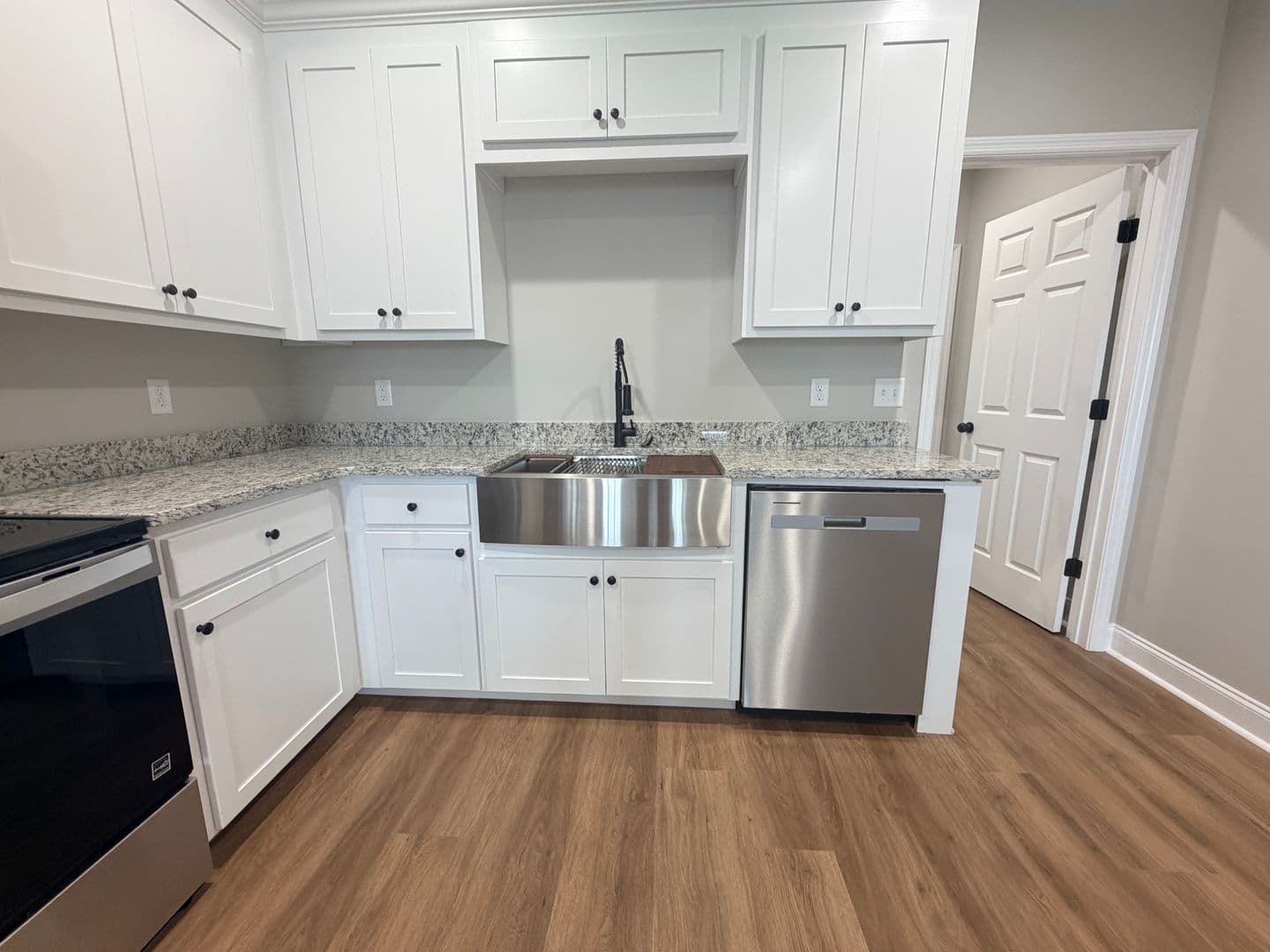Adel Apartment: 515 Birch St. * - C