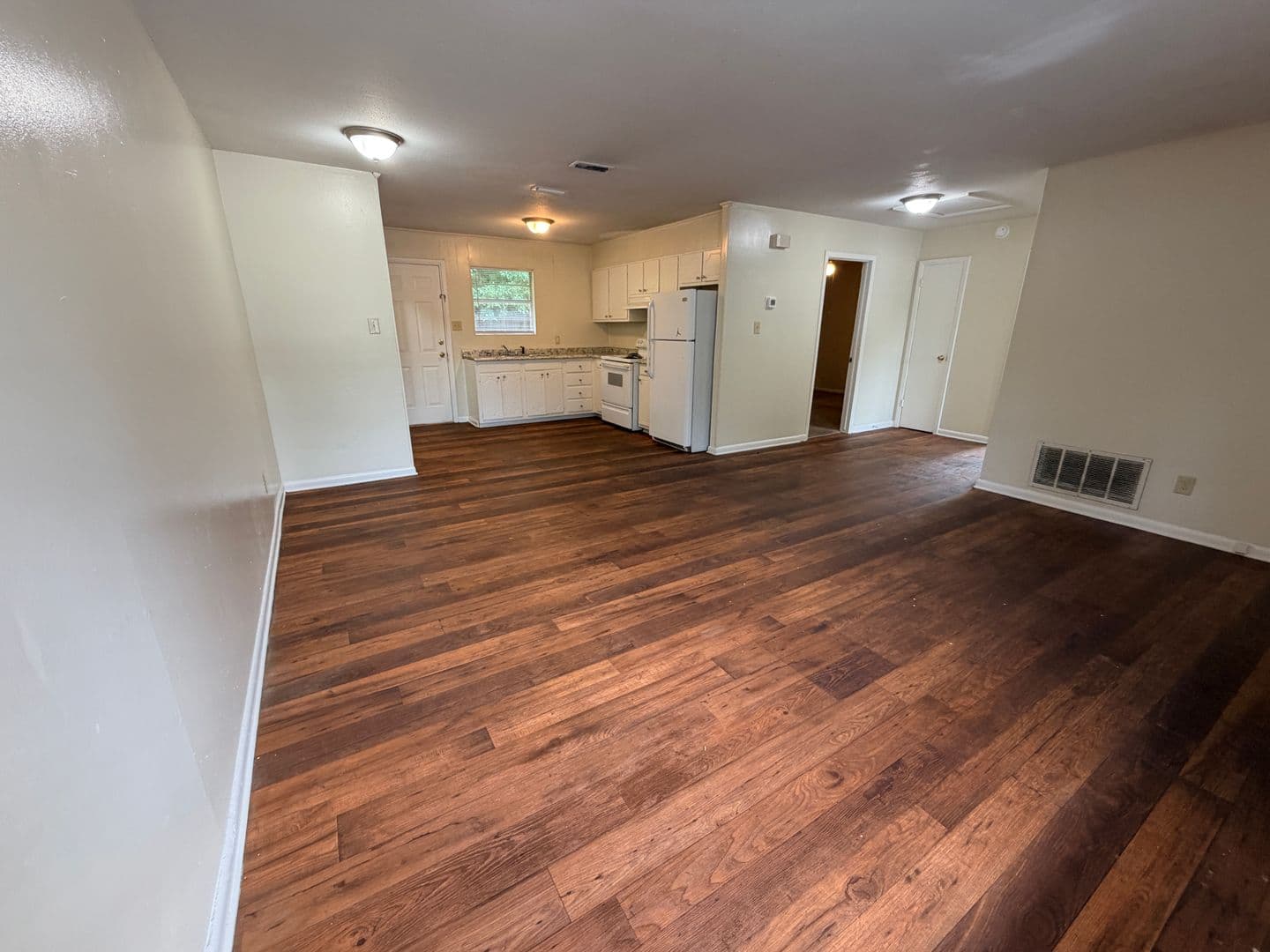 Valdosta Apartment: 104 Lankford Circle