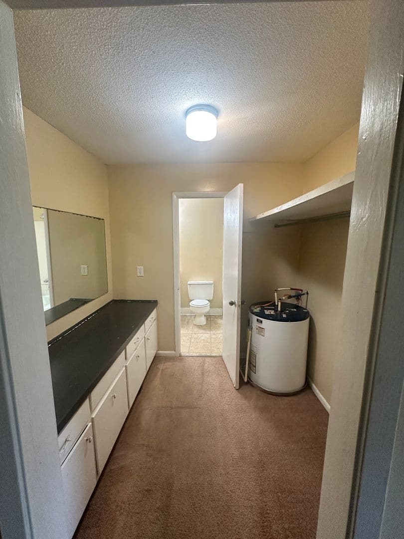 Valdosta Apartment: 100 Lankford Circle