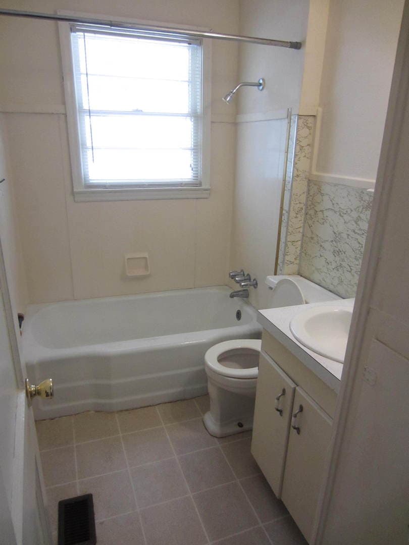 Valdosta House: 1508 Iola Drive*