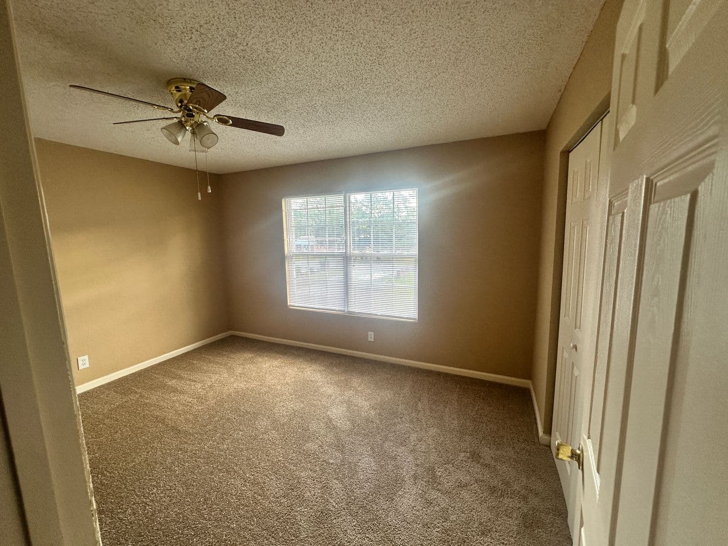 Adel Townhome: 1305 Breckenridge Dr Apt 9