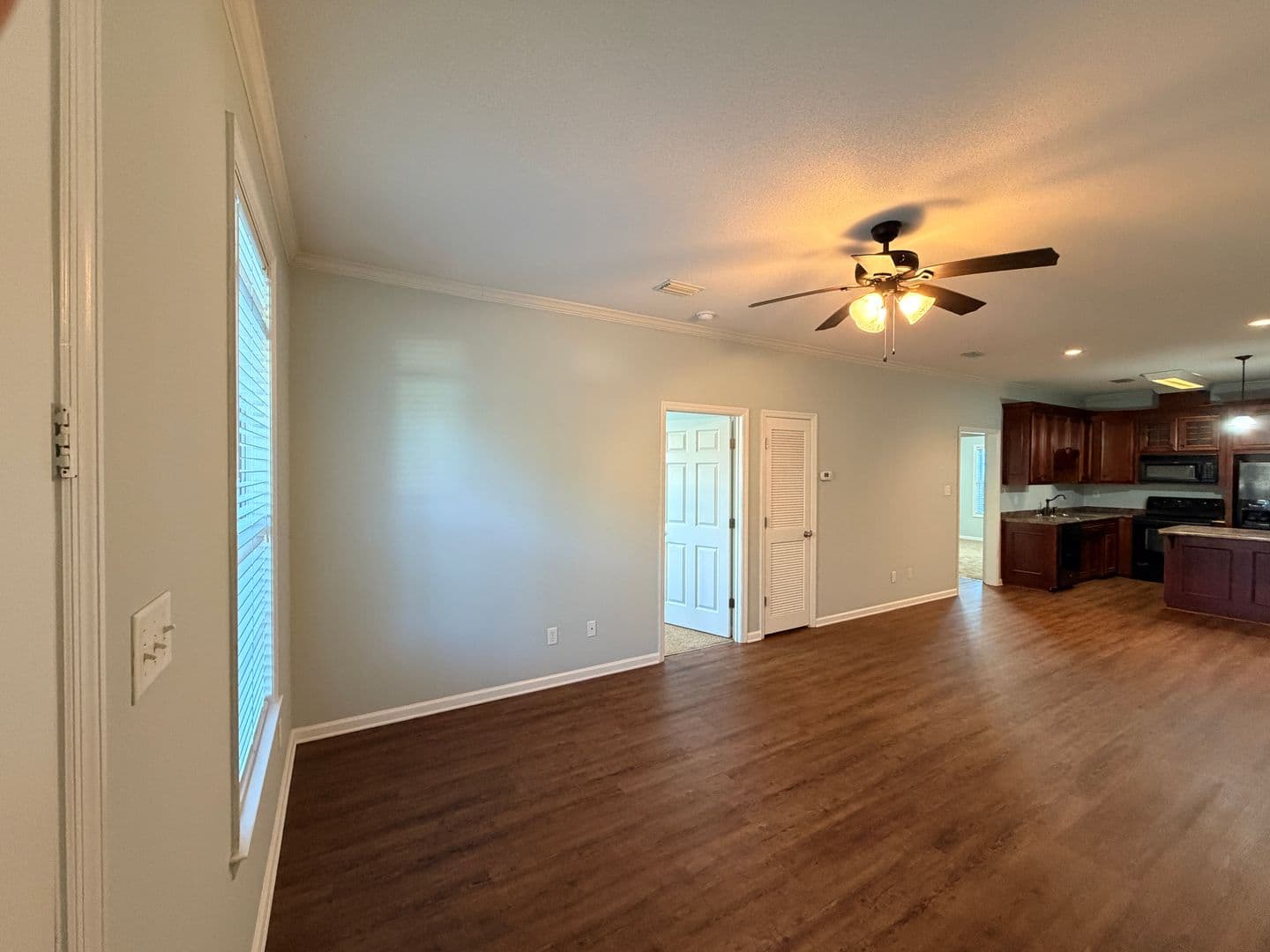 Hahira Apartment: 103 S. West St * - 934 - C