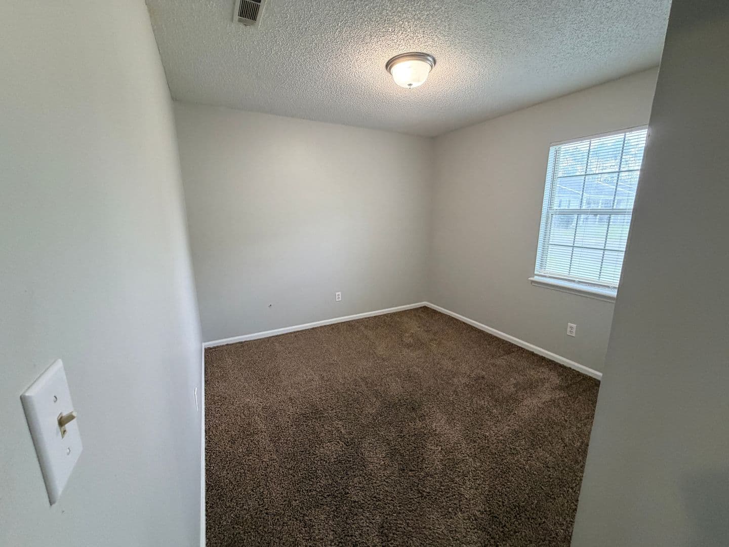 Hahira Apartment: 415 S. Hagan Bridge Rd. * - F11
