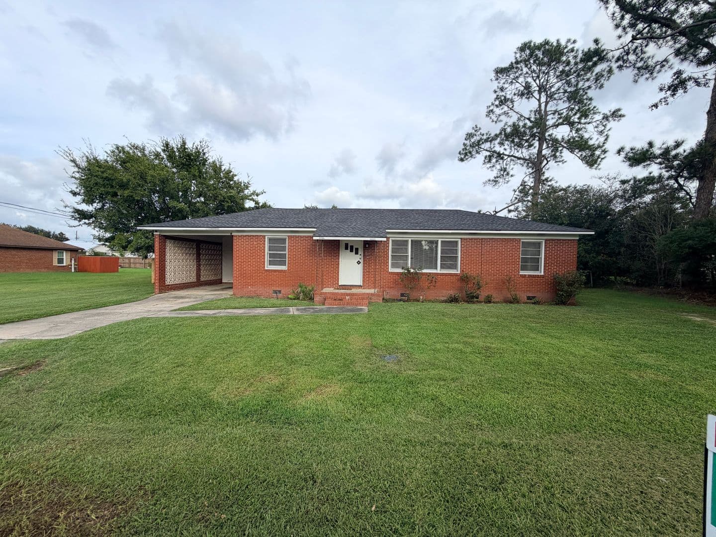 Hahira House: 609 S College Street *