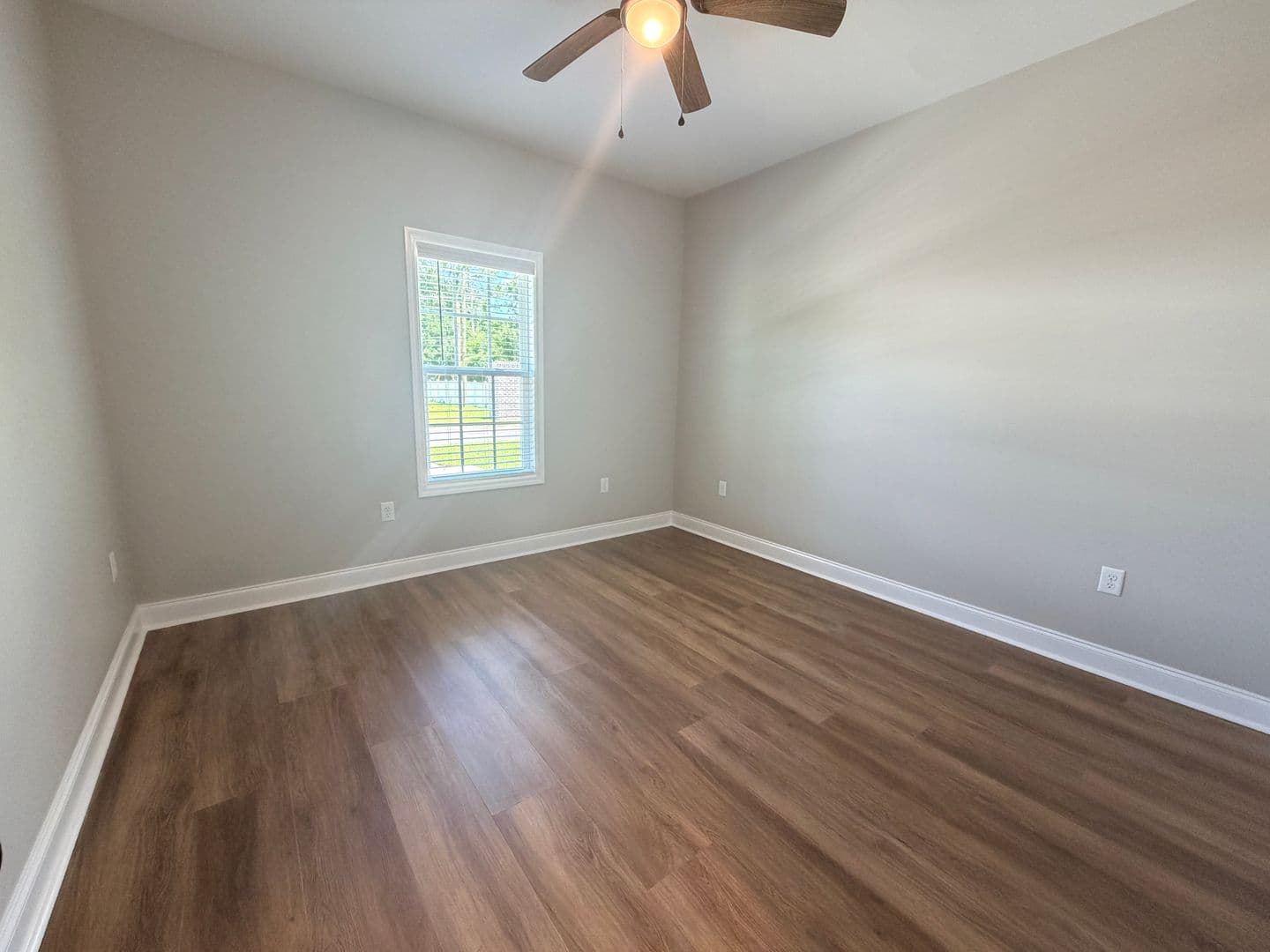 Adel Apartment: 515 Birch St. * - D