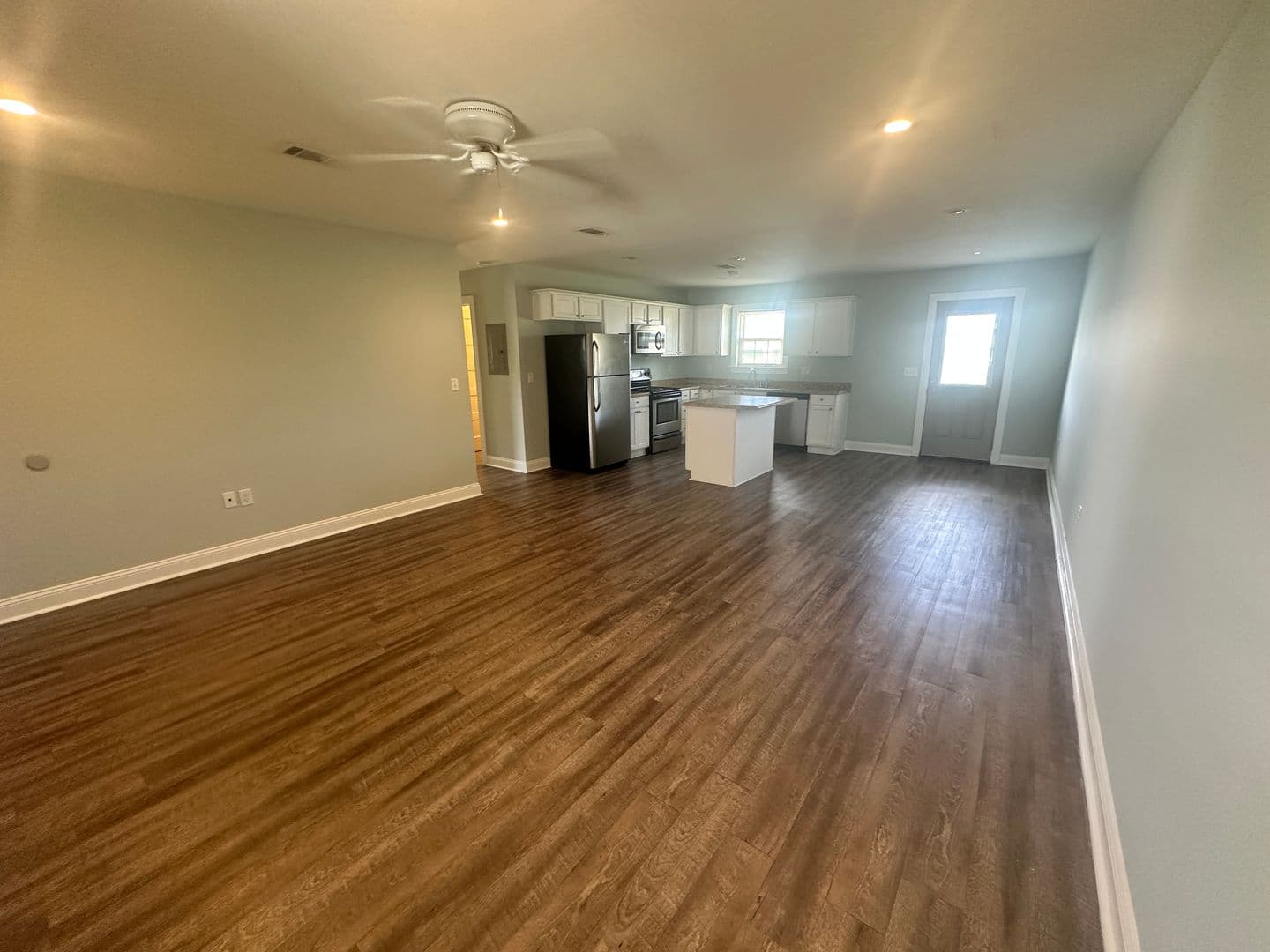 Hahira Apartment: 440 W. Stanfill St. * - 938 - B3