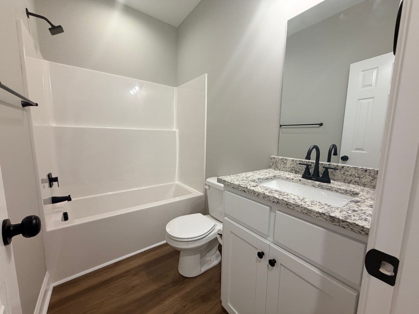 Adel Apartment: 515 Birch St. * - A