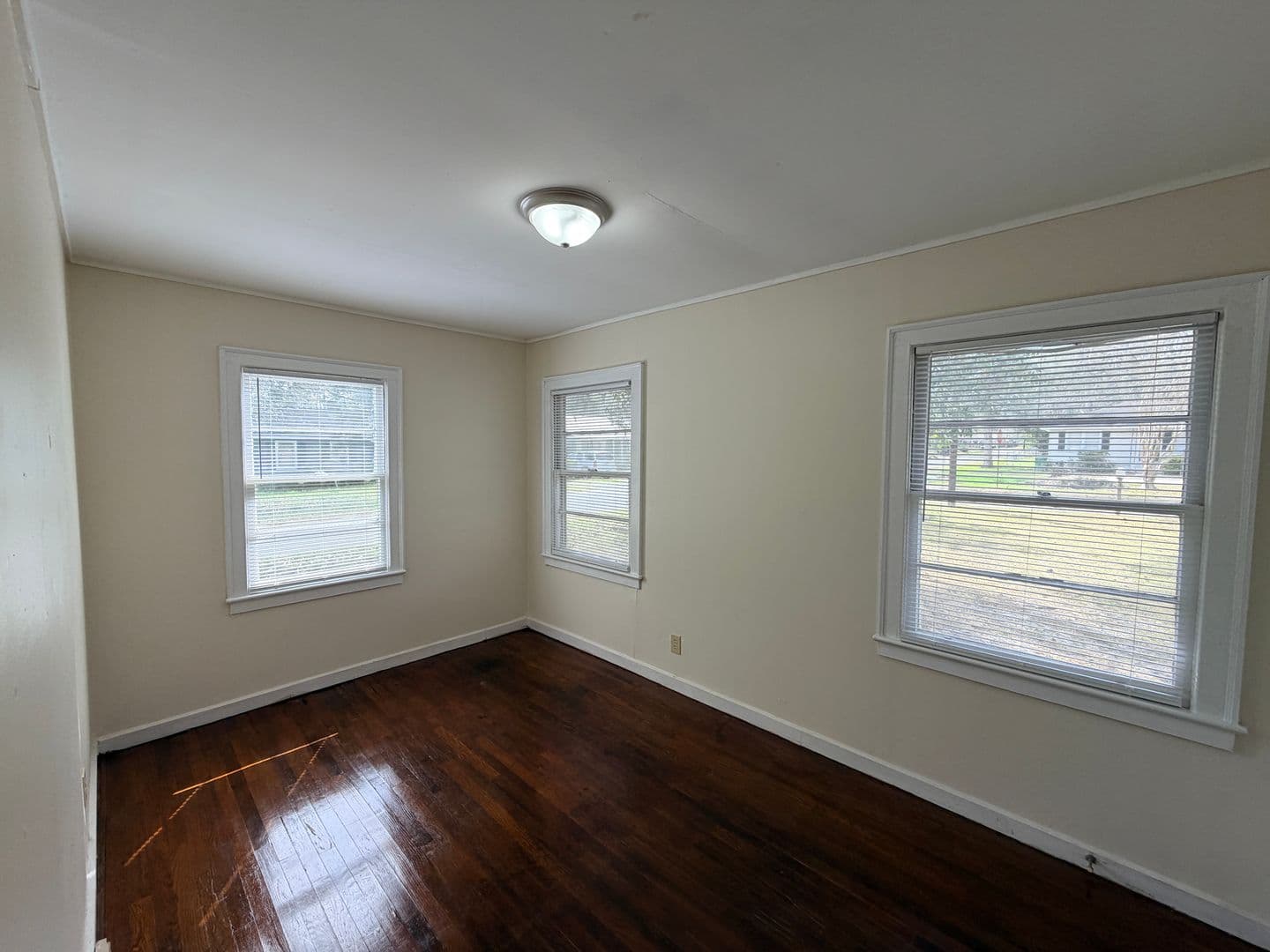 Valdosta House: 1701 N Troup Street*
