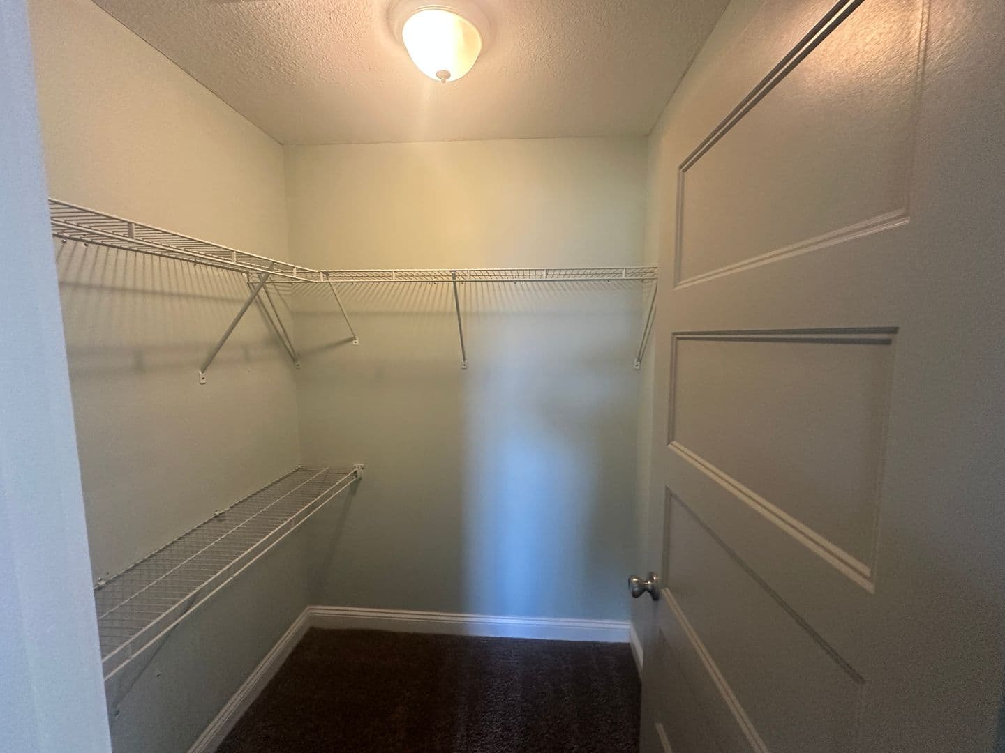 Hahira Apartment: 440 W. Stanfill St. * - 938 - B3