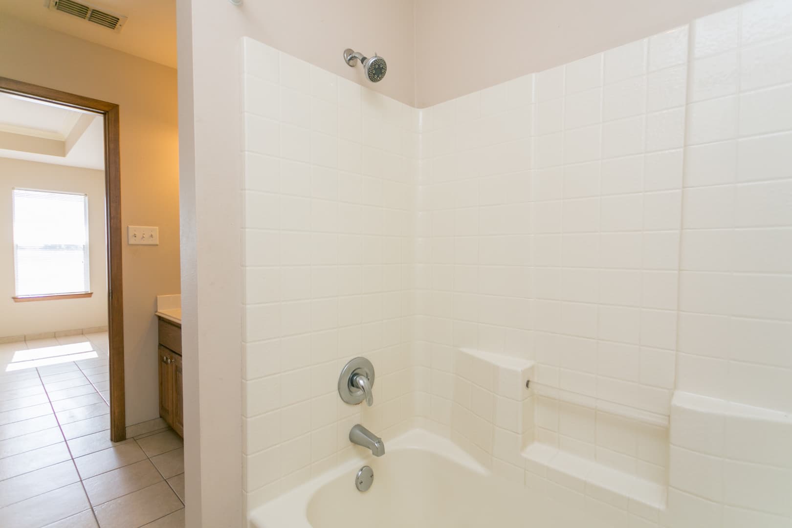 Lindale Apartment: 16111 Rolling Meadows Dr.