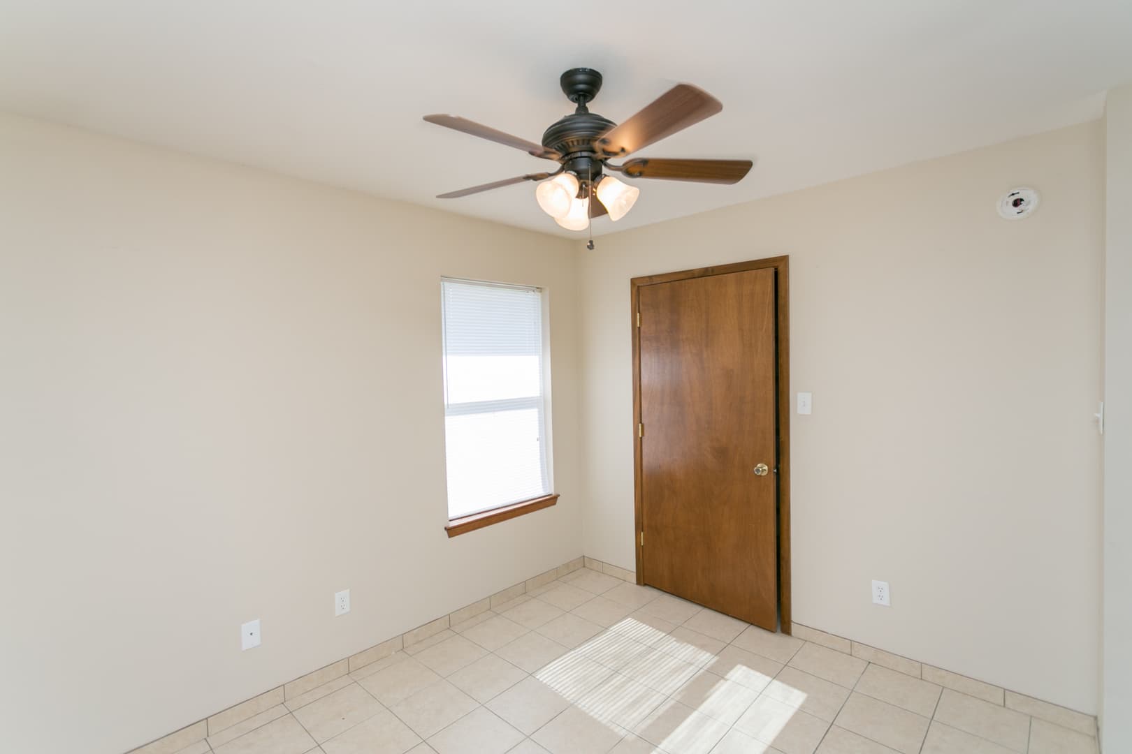 Lindale Apartment: 16111 Rolling Meadows Dr.
