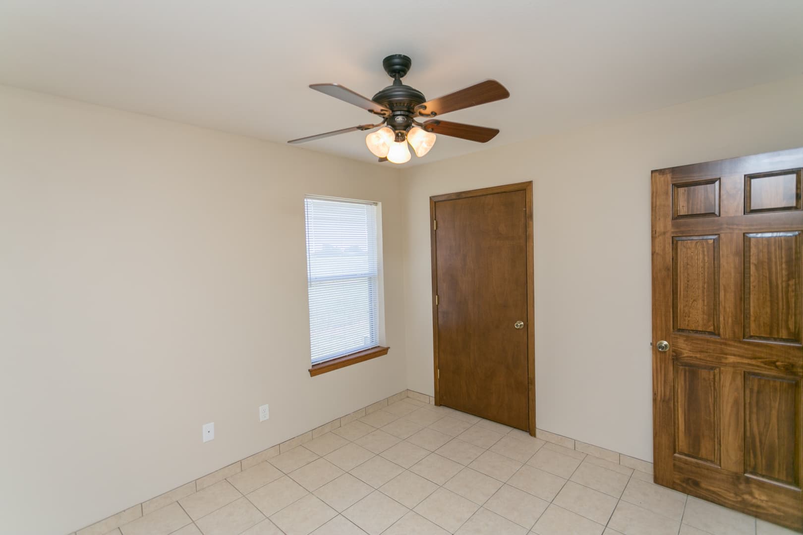 Lindale Apartment: 16111 Rolling Meadows Dr.