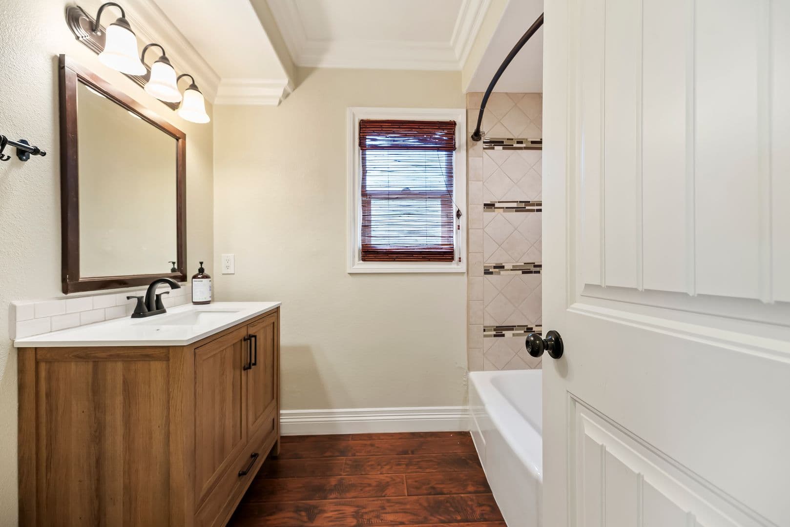 Riverside House: 4570 Emerson Street