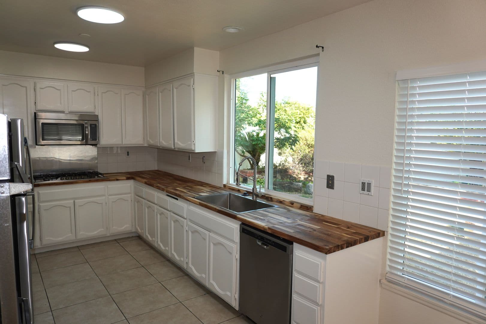 Moreno Valley House: 10386 Meadow Creek Dr