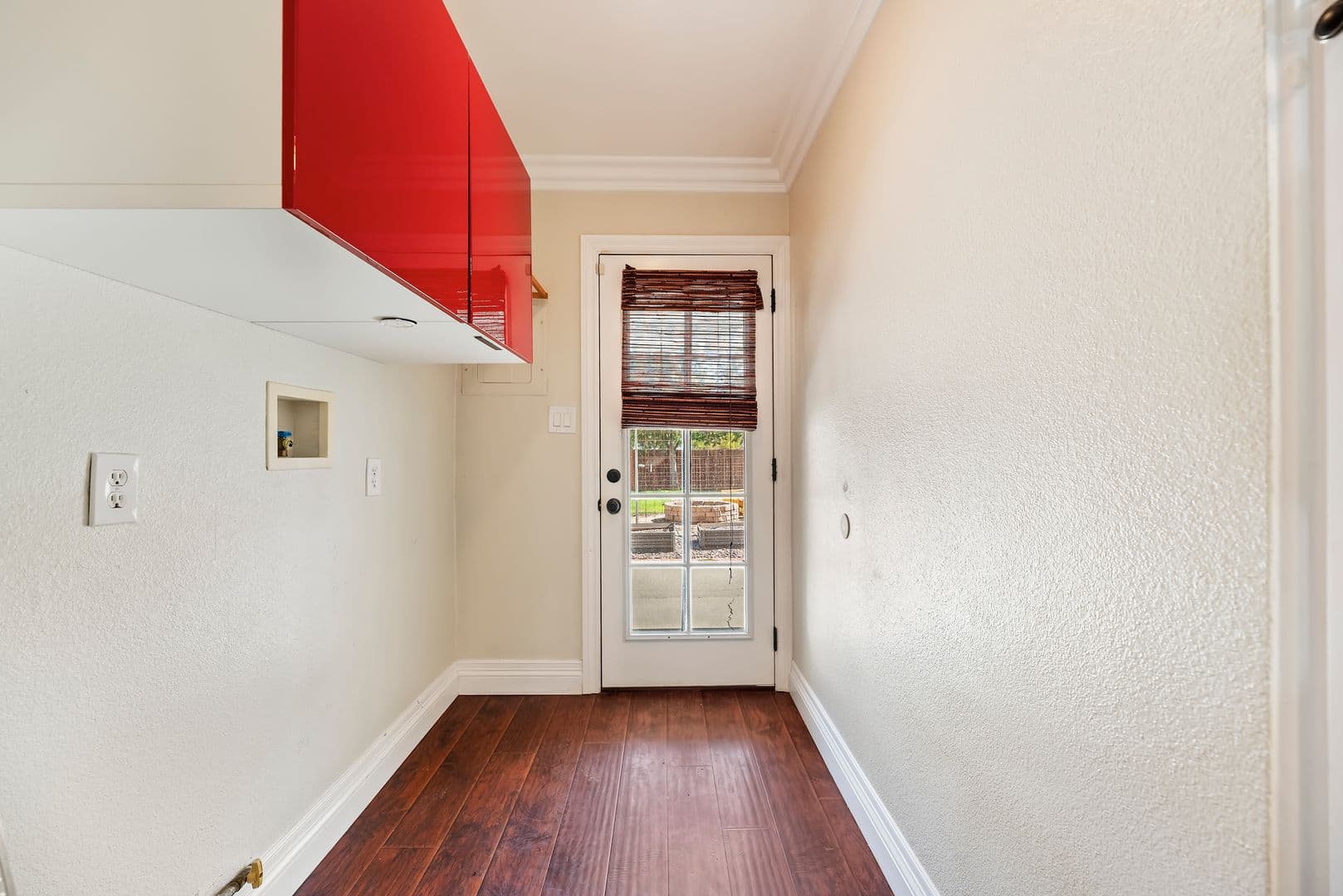 Riverside House: 4570 Emerson Street