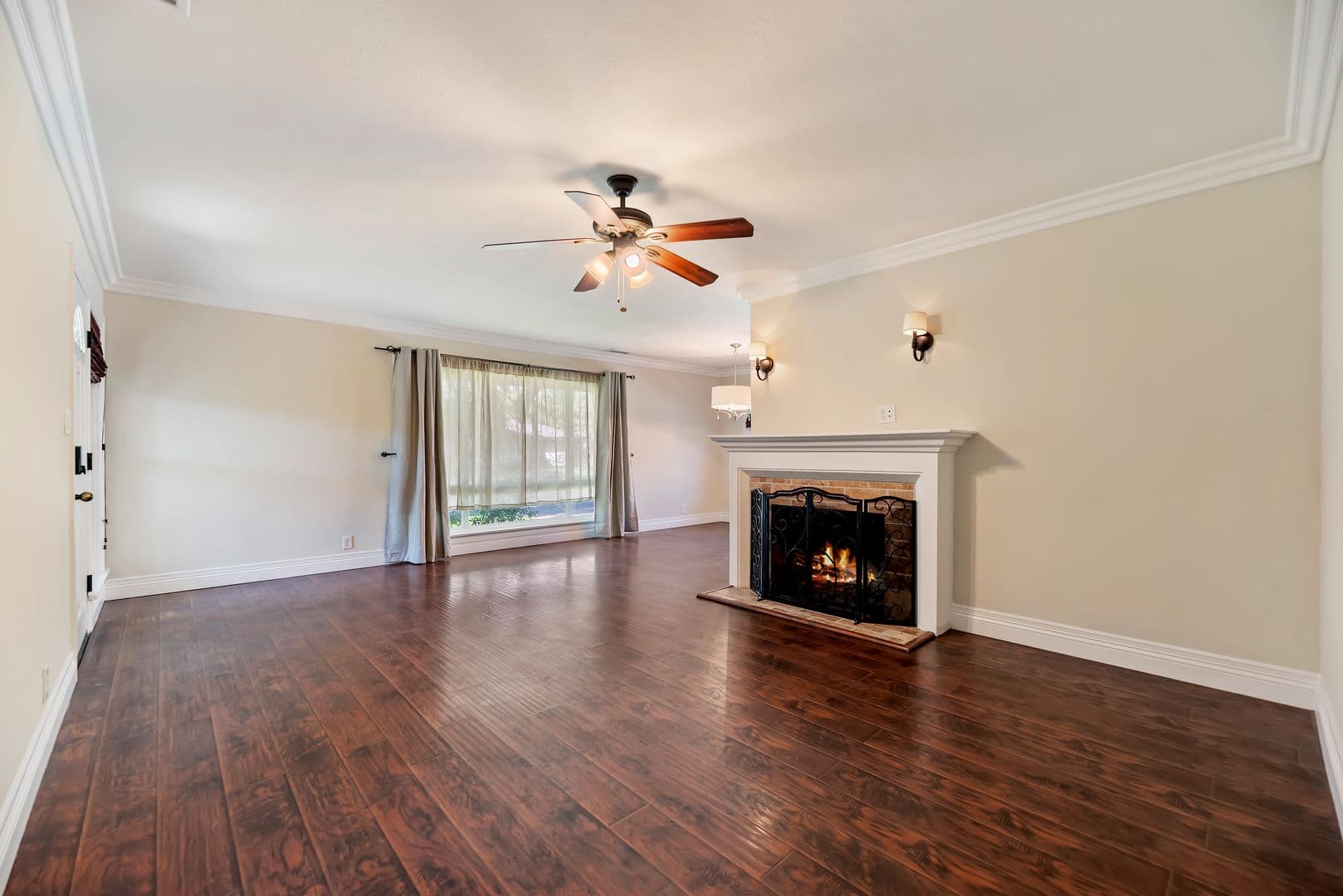 Riverside House: 4570 Emerson Street