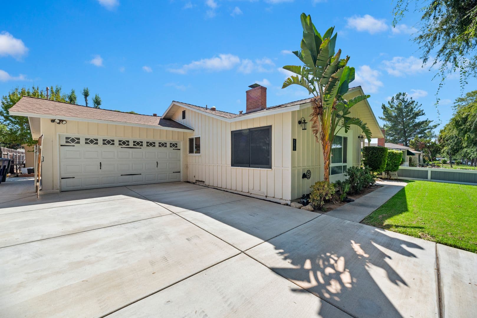 Riverside House: 4570 Emerson Street