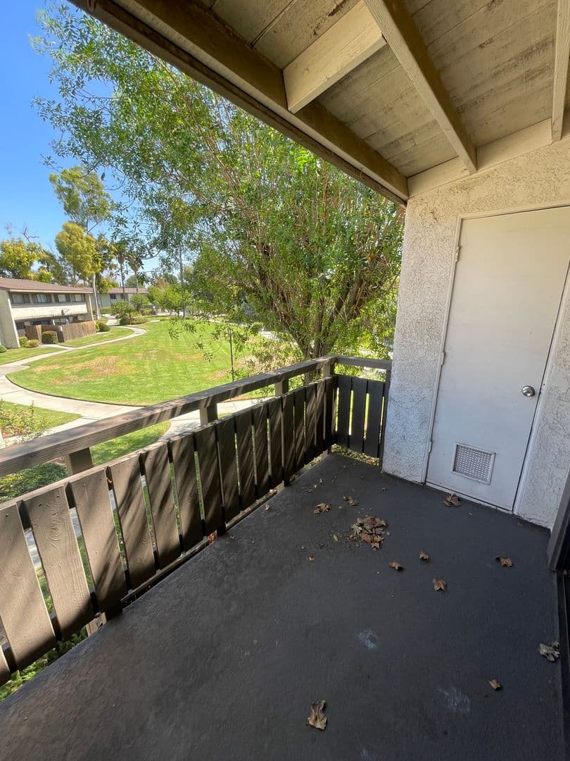 Colton Condo: 1150 S. Meadow Lane #8