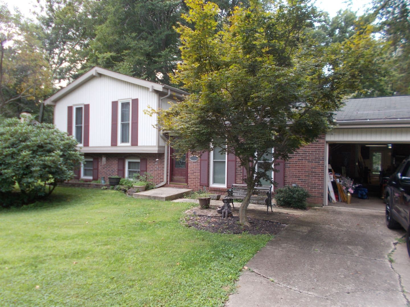 Richmond House: 2250 Autumn Way