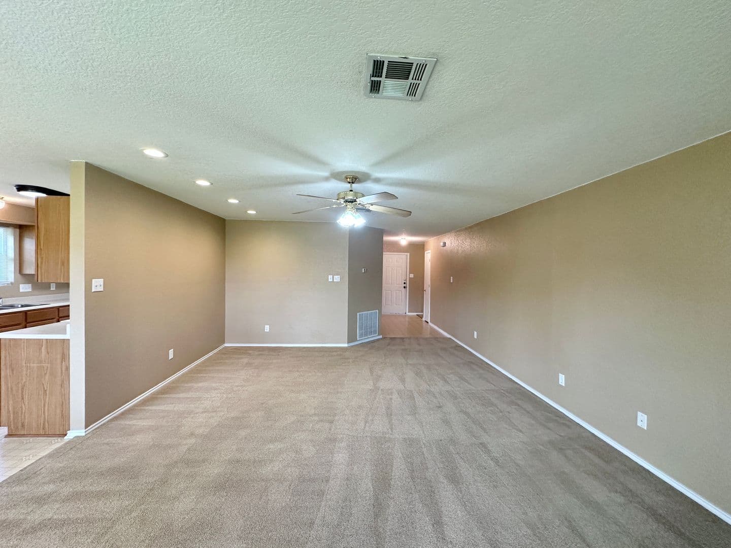 Killeen House: 4404 Waterside Dr