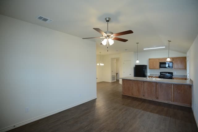 Killeen Multiplex: 913 Lasso Dr