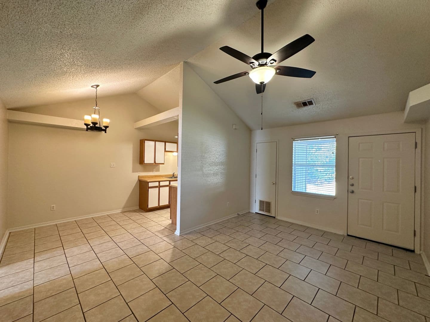 Copperas Cove Apartment: 401 W Lincoln Ave