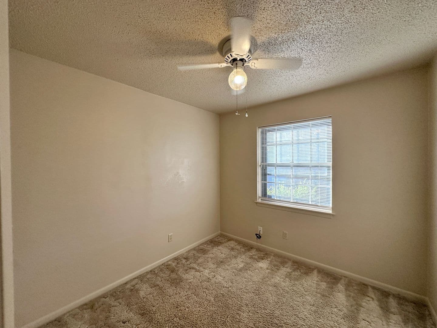 COPPERAS COVE House: 807 S 25TH