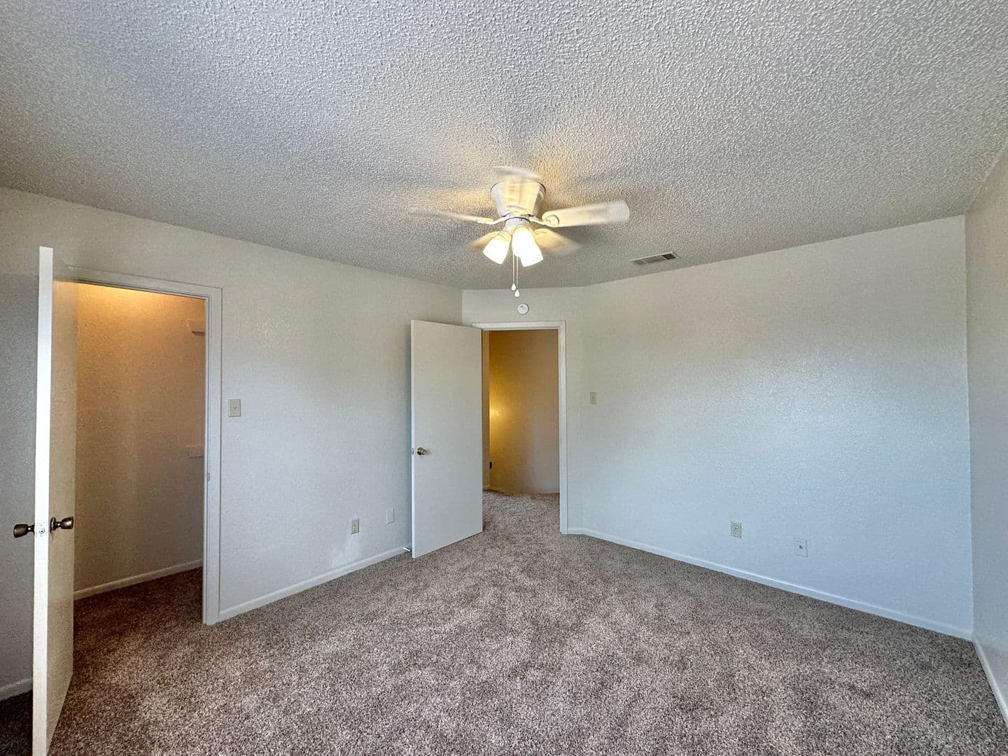 Killeen Townhome: 3004 Chaucer Drive