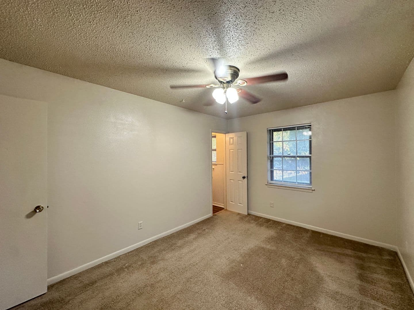 COPPERAS COVE House: 807 S 25TH