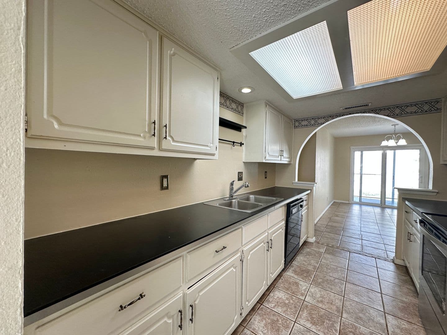 Killeen House: 2005 Ruiz Dr